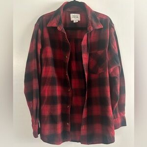 Field & Stream Red and Black Plaid Button-Down Shirt